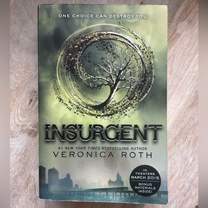 Book | Insurgent by Veronica Roth